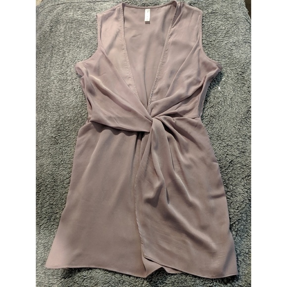 Dresses & Skirts - Cute mini dress